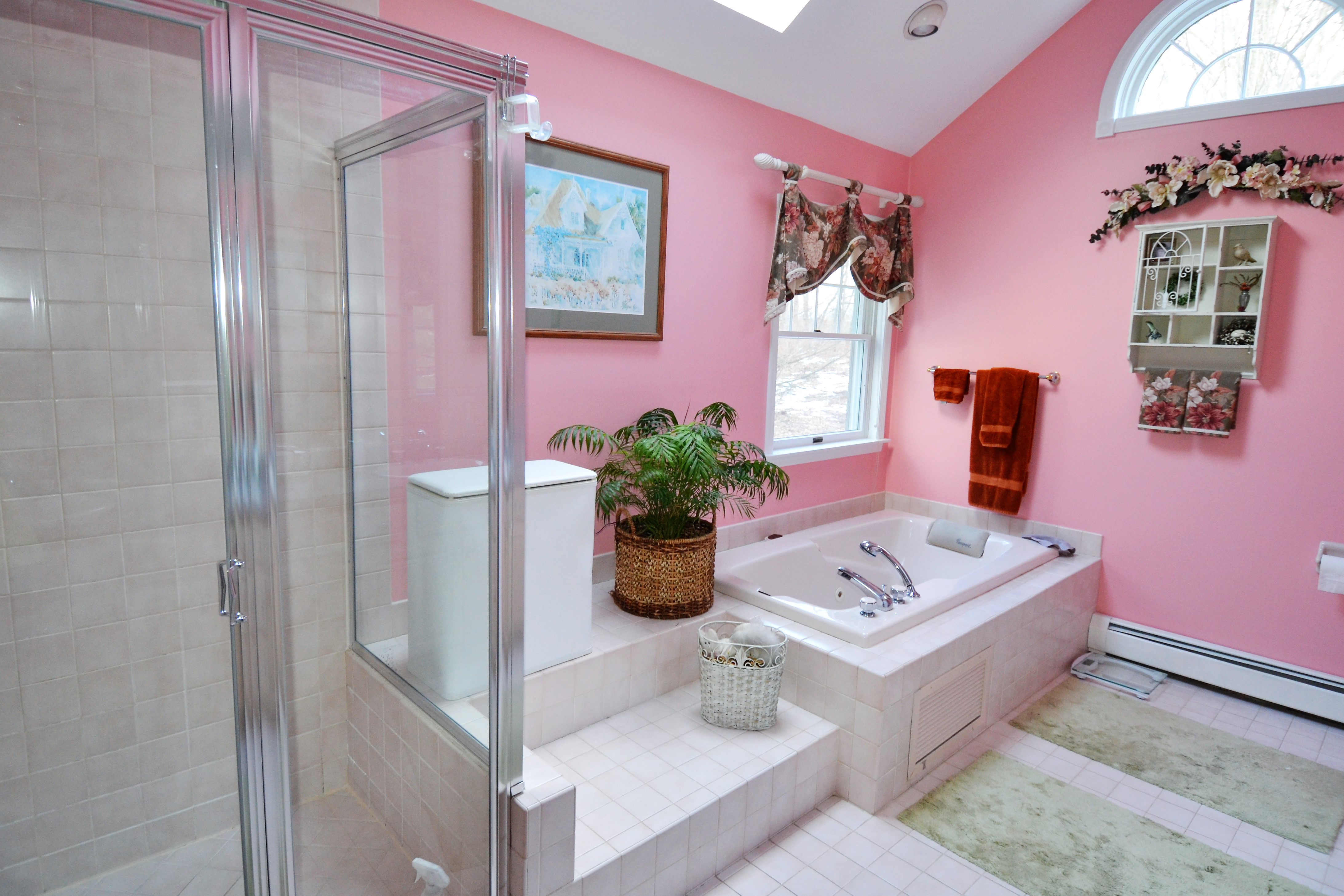 Bad room colors to avoid when selling